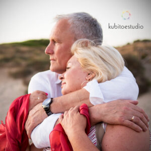 Familienfotografie Outdoor Fotosession am Strand für Paare und Familien, Valentinstag